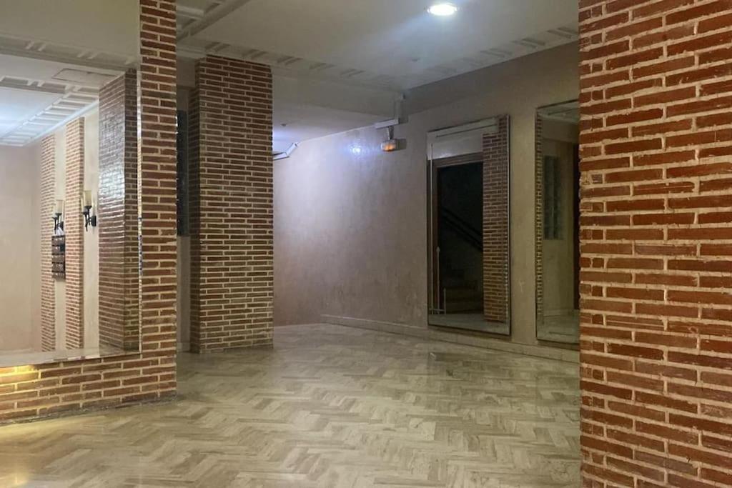 Apartamento Feels Like Home, Nice With Terrace In City Center, Free Private Parking, Val Fleuri Maarif *